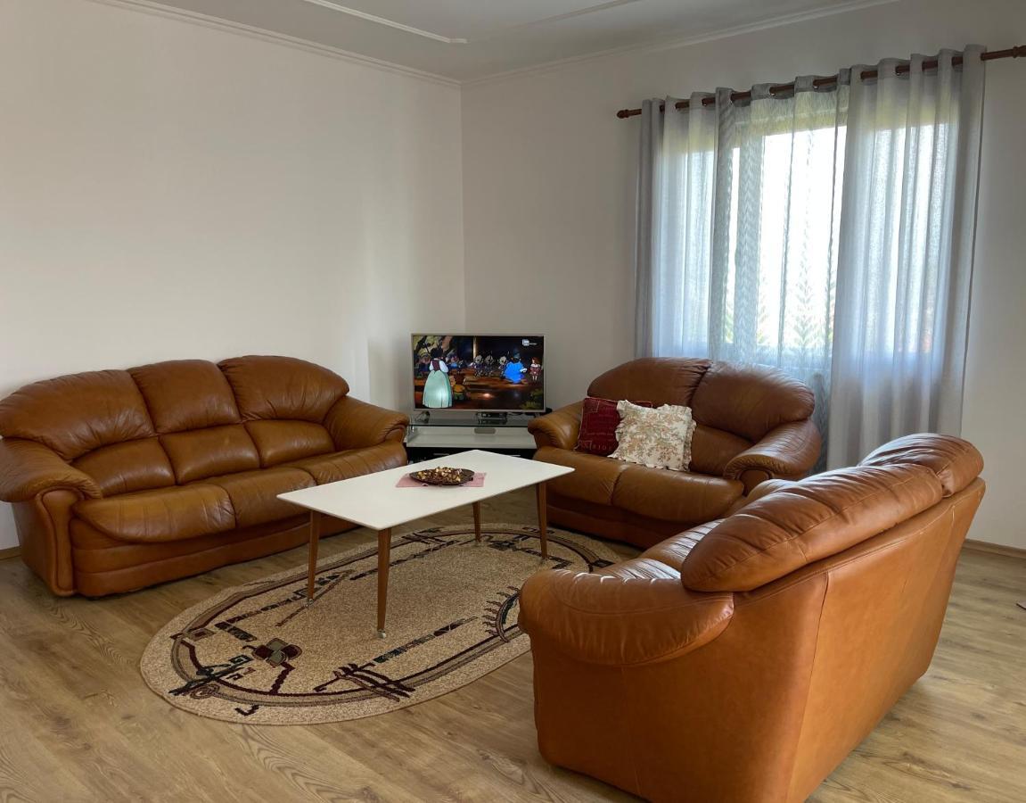 Ajla'S Home Vore Bagian luar foto