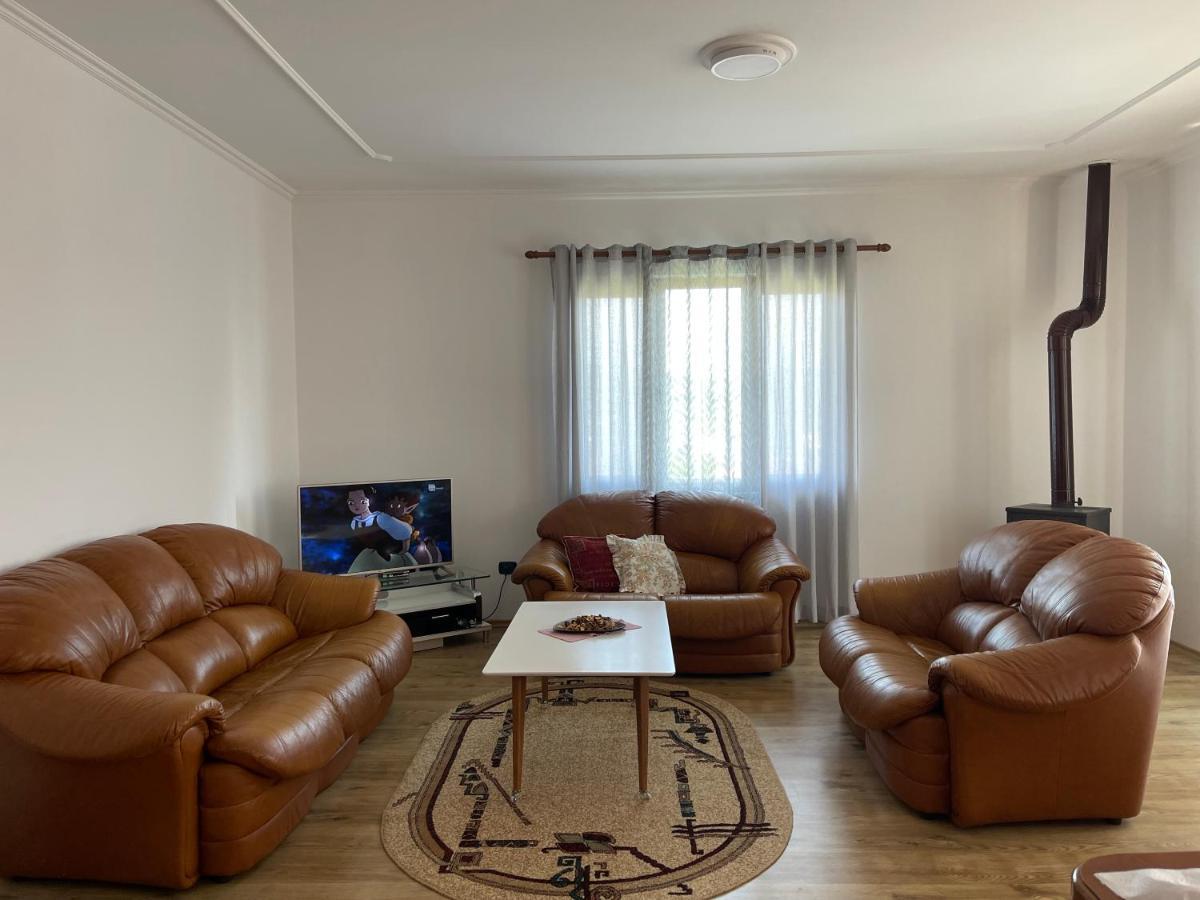 Ajla'S Home Vore Bagian luar foto